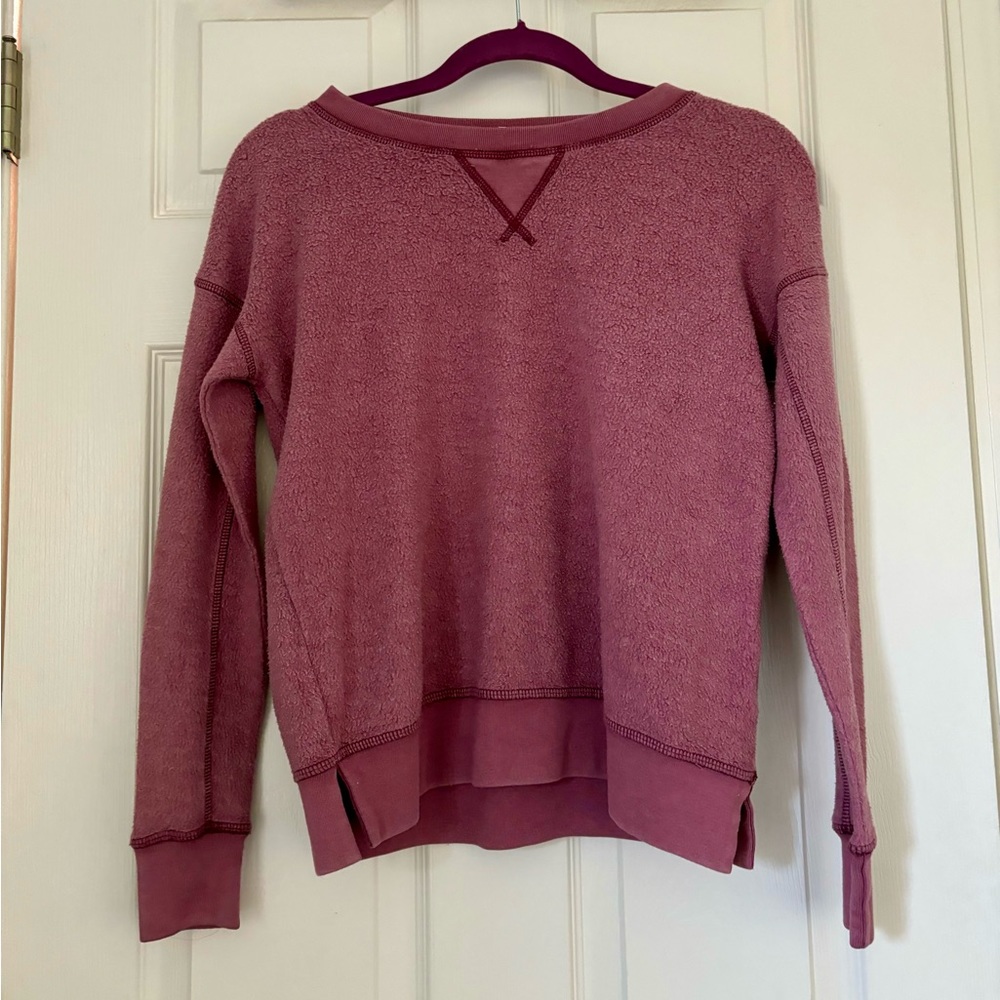 American Eagle Crew Neck Sweater